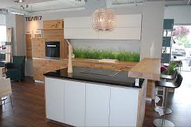 Neben öffnungszeiten, adresse und telefonnummer, bieten wir auch eine route zum geschäft und. Team 7 Musterkuche Wildeiche Glas Ausstellungskuche In Bruchsal Von Friedrich Gmbh