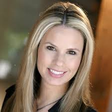 Nicole Newman's Instagram, Twitter & Facebook