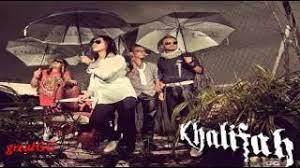 F g em am f g c f g kisah mula dulu kala em am bila hati jatuh cinta f g ku terkenang raut wajah c bila pejam mata. Chords For Bulan Lapan Disandakan Khalifah 2013