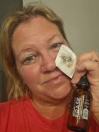 I finally tried these. Hands down the best make up remover wipes EVER!!!