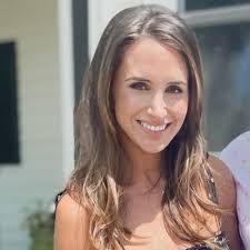 Courtney Manzo's Instagram, Twitter & Facebook