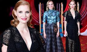 Diane kruger height 5 ft 7 in or 170 cm and weight 57 kg or 126 pounds. Diane Kruger And Jessica Chastain Ooze Glamour In Dazzling Evening Ensembles Daily Mail Online