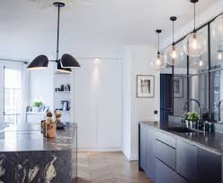 Alienor L Audace Du Noir Interieur Maison Idee Deco Cuisine Ouverte Cuisine Appartement