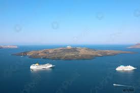 Trova sul nostro sito 1.282 case vacanza per il 2021. Vista Stupefacente Dall Isola Di Santorini Con La Caldera Di Foto D Archivio Crushpixel