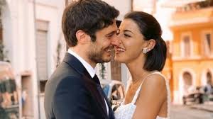 #lino guanciale #italiantvgifs #italianfiction #linenpillow #gifs #by me 3 #sono innamorata persa ma guardate che occhi #i have a type apparently #also i forgot to save the psd of the first two so the other. Lino Guanciale Si E Sposato L Attore Ha Detto Si Ad Antonella Liuzzi Coordinatrice Di Master Bocconi La Repubblica