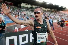 Han tror jakob ingebrigtsen vinner gull uten faderlig innblanding i løpsopplegget. Henrik Ingebrigtsen Nummer Fire I Comebacket Pa 1500 Meter Dagsavisen