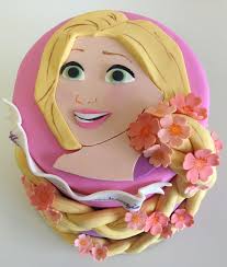 Rapunzel Cake By Veronica Arthur I Have To Give Credit To My Client Jane  Krueger For Giving Me The Idea Of The Face On Top With The Braid