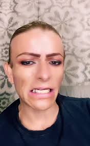 Charlotte Quiere Ayudar A Debora