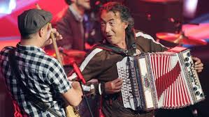 The bbc artist page for hubert von goisern. Am Mikrofon Der Weltmusiker Hubert Von Goisern Archiv