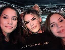 Ariana Grande with my daughters ❤️