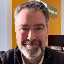 Darren Lowry's Instagram, Twitter & Facebook