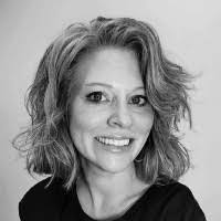 Andrea Kessler's Instagram, Twitter & Facebook