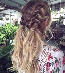 Erfolgreiche einfache hochsteckfrisuren für mittelstarkes haar sehen immer mehr nach aufwand aus. So Sexy 50 Frisuren Fur Dickes Haar Die Ihr Lieben Werdet