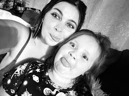 Jay's Mum Vicki doing 'her thing'. Talking about determination and doing  'hard stuff' using the Ninebarrow woodland as an example. Thanks for  pushing through and being determined Vicki, Kev, Jon and Jay.