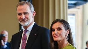 La 'doble goleada' de los Reyes Felipe y Letizia a los Windsor