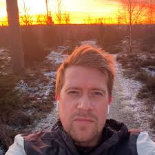 Is there a skin injector avaible and you don't get ban ? Which ?!