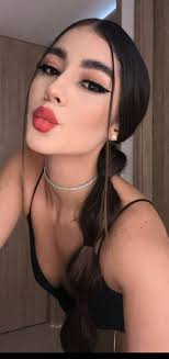 esme yang (bbyesmee)