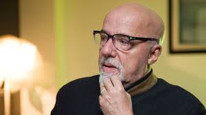 The story propounds the philosophy that people only discover themselves when they understand how to listen. Autor Paulo Coelho Bittet Franzosen Um Entschuldigung