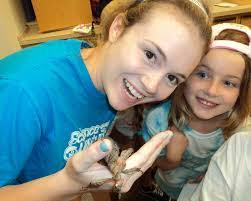 Leo Marchand's Instagram, Twitter & Facebook