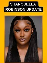 Rosie Saunders's Instagram, Twitter & Facebook