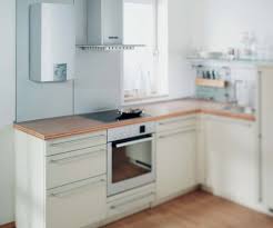 كيفية إصلاح مطبخ صغير في خروتشوف بيديك مطبخ في خروتشوف بسخان إصلاح وتخطيط التصميم الداخلي للمطبخ بسخان في النافذة