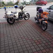 Semasa kemas stor balai sungai petani terjumpa gambar wira & wirawati yang pernah bertugas di balai polis sungai petani suatu ketika dahulu.mereka ada yang. Balai Polis Sungai Petani Police Station