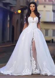 Jetzt anprobetermin bei balayi berlin vereinbaren. 50 Unique Wedding Dresses That Set Serious Bridal Dressing Goals Braut Festliche Kleider Hochzeit Hochzeitskleid