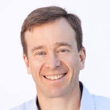 I'm thrilled to share that I've been accepted into the WHU Part-Time MBA  Class of 2027 and have also been selected as one of the scholars of the  ''Women in Business Scholarship''.