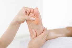 Por qué aparecen las durezas en los pies de los corredores?