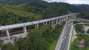Hu please translate i want to see your question. Rawang Bypass Lebuh Raya Paling Tinggi Malaysia Dibina Atas Pokok Giam Kanching Libur