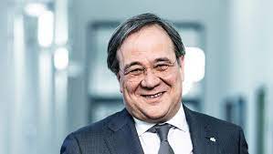 Mittlerweile buhlen sämtliche politiker um die stimmen der wähler. Armin Laschet Zu Corona Werden Unser Altes Leben Noch Lange Nicht Leben Konnen Der Spiegel