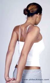 Resultado de imagen de how to stretch pectoral