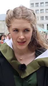 A Masters by Research in Neuroscience gave Hannah the lab experience she  needed to do a PhD