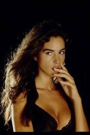 Femme seule, jeune femme, baise, baise en groupe, fellation, lesbienne, etc. Les Plus Belle Femmes Du Monde