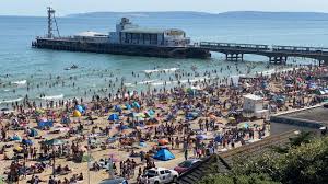 Clark griswold, from bournemouth, tweeted saying: Bournemouth 24 June 2020 The Busy Sandy Beach Filmed 1 Day Before The Major Incident Youtube