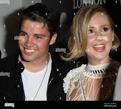 Contestants l hi-res stock photography and images