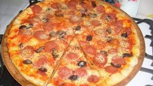 tavada kolay pizza tarifi resimli oktay usta arda nefis pizza cahide yemek tarifleri yemek pizza yemek tarifleri