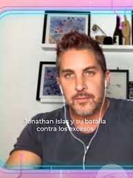 El actor y cantante Jonathan Islas se sincera, el alcohol le pasó factura y  casi arruina su carrera.🍻😵‍💫 ¡Lo cuenta todo! #LaRedCaracol