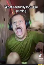 What I actually look like gaming TikTols its_itch - iFunny