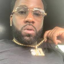 Another year older, Houston, and you just keep getting sweeter. 🎉 Since  1994, Food Town has been proud to serve Houston families with quality,  value and hometown love. Cheers to 189 years