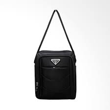 Tas polo yang awet dan kuat kini hadir dalam bentuk selempang, dengan model yang keren dan juga kualitas yang sama kuat. Polo Milano Tas Selempang Pria Black 88256 12 Inch Terbaru Agustus 2021 Harga Murah Kualitas Terjamin Blibli