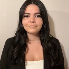 Lora Brooks's Instagram, Twitter & Facebook