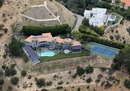 Mar 05, 2019 · at just 21, kylie jenner recently purchased her fifth house for $13.45 million. Taking A Look Inside Kylie Jenner S Lavish 35 Million Beverly Hills Home Monagiza