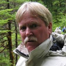 Kids climbing up to see inside Mrs Groshons class at Cockeysville Elementary