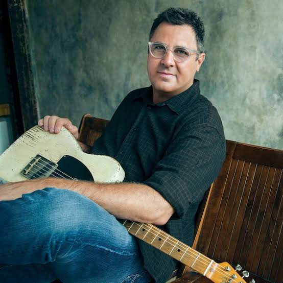 An Interview with Vince Gill – Pearl Snap Studios