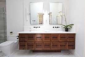 There are lots of stunning bathroom mirror ideas with multiple shapes and sizes there that you can fit with the bathroom. 8 Bathroom Mirror Ideas You Might Not Have Thought Of