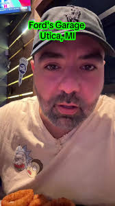 Fords Garage Restaurant Pulled Pork Mac and Cheese