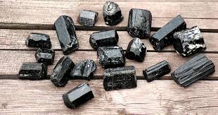 Black obsidian meaning and healing properties. Black Obsidian Crystal Meaning And Healing Properties Purewow