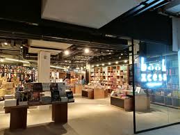 Bukti viral sudah ada apabila orang ramai mula menyerbu restoran 35. Bookxcess Tamarind Square Cyberjaya Kedai Buku Pertama Di Malaysia Yang Beroperasi 24 Jam Setiap Hari