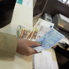 Convertorul valutar poate fi folosit in mai multe moduri, ilustrate in continuare prin cateva exemple. Creditele Luate De Unguri In ValutÄƒ Ar Putea Fi Convertite In ForinÅ£i La Cursul PieÅ£ei 11 11 2014 Bursa Ro